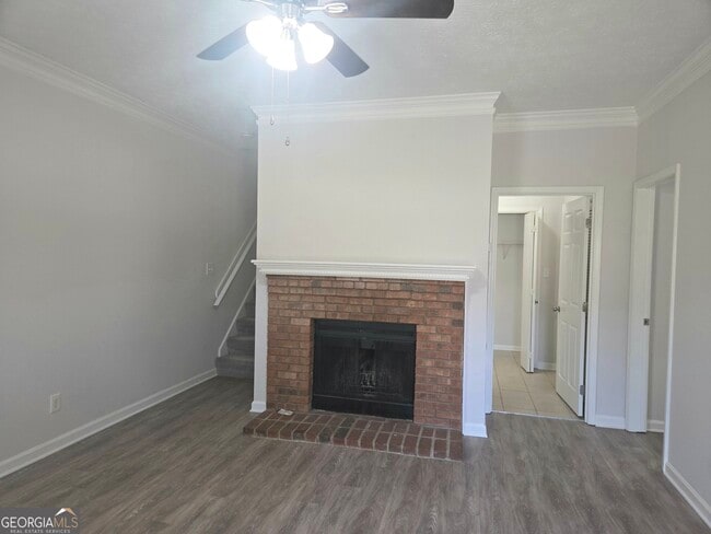 Photo - 893 Park Pl NE