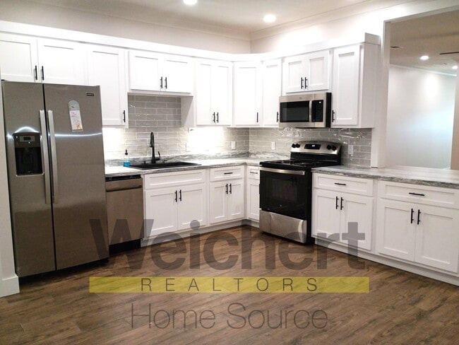 Photo - Stylish Downtown 1-Bedroom with Modern Upd...