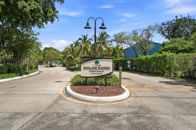 Photo - 3101 Oakland Shores Dr Unidad H210
