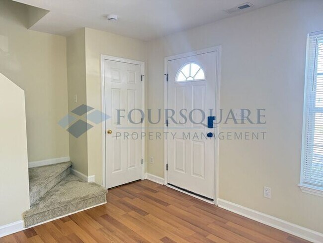 Inviting Townhome with En-Suite Secondary Bedroom, Back Patio & Community Pool – Raleigh Location