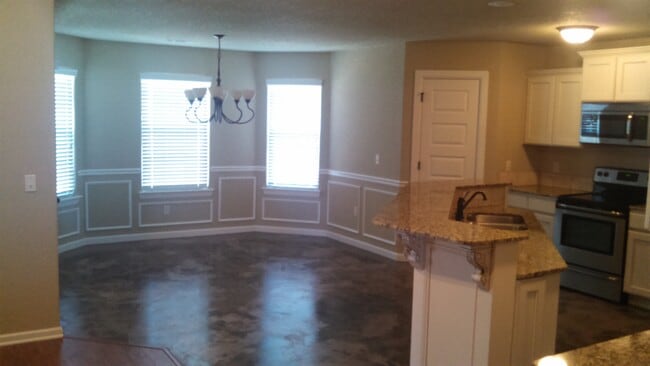 Photo - 451 Ravenna Dr