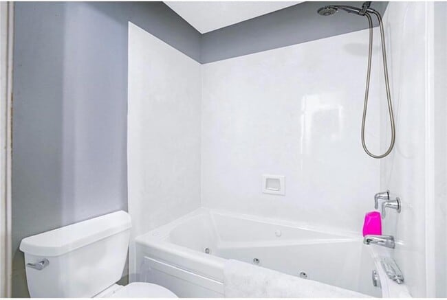 Photo - 1200 Joyce St