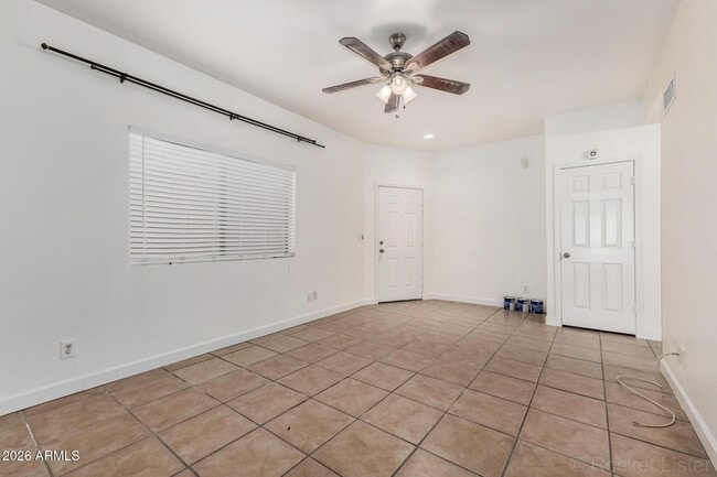 Photo - 743 E Pepper Dr