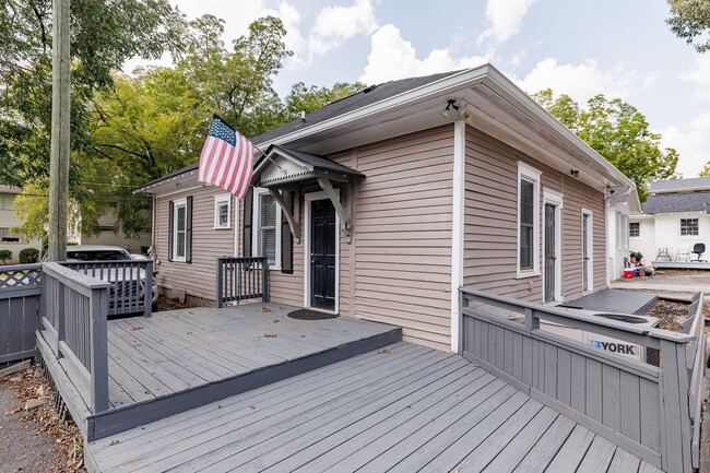 Photo - 185 Bloomfield St