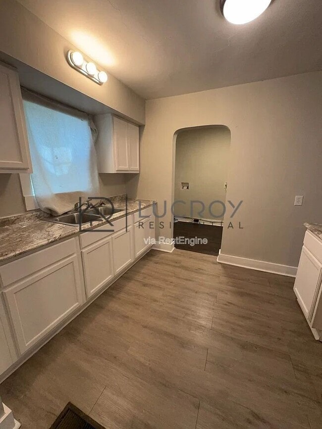 Photo - 201 W Santa Clair St