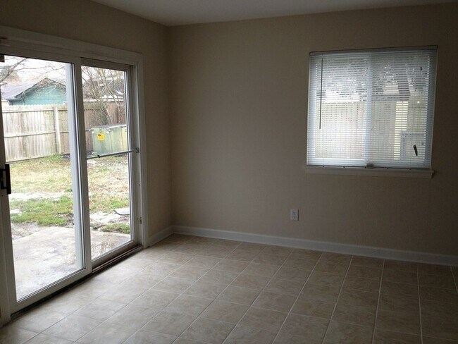 Photo - 3 Bedroom End Unit Townhome in Virginia Beach