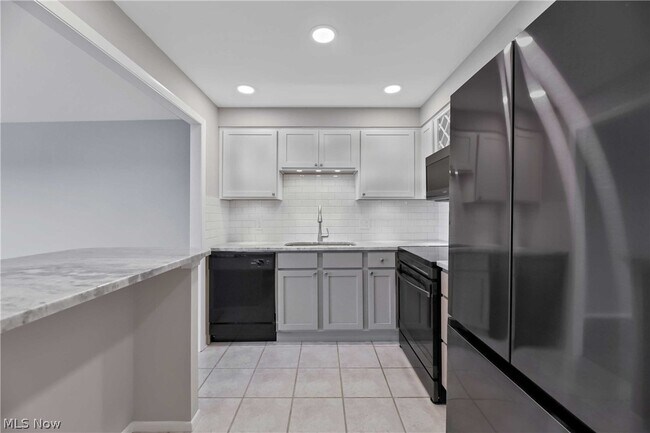 Photo - 12500 Edgewater Dr Unidad 1206