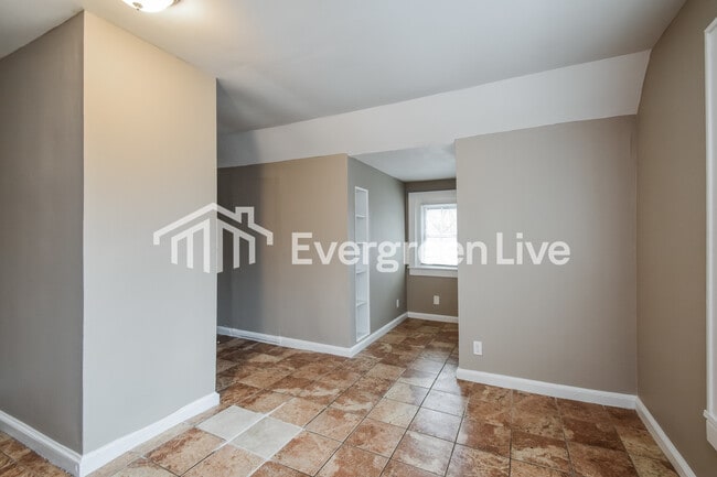 Photo - 1841 James Rd