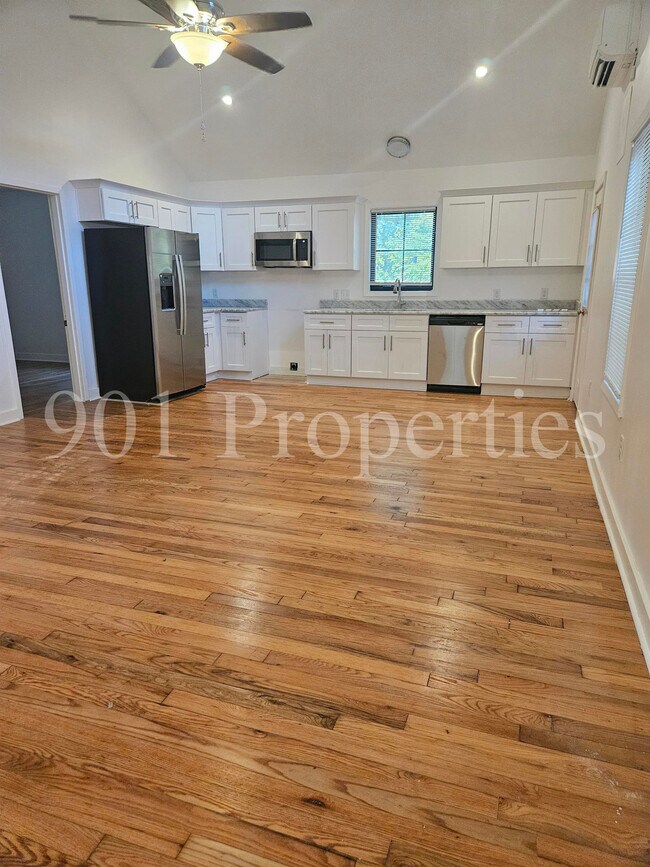 Photo - 94 E Lafayette Cir