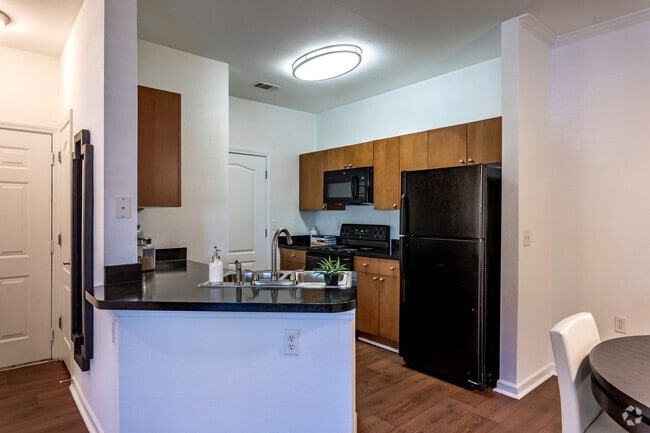 2BR, 2BA - 1157 SF