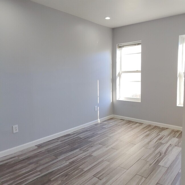 Photo - 644 Newark Ave Unidad 1