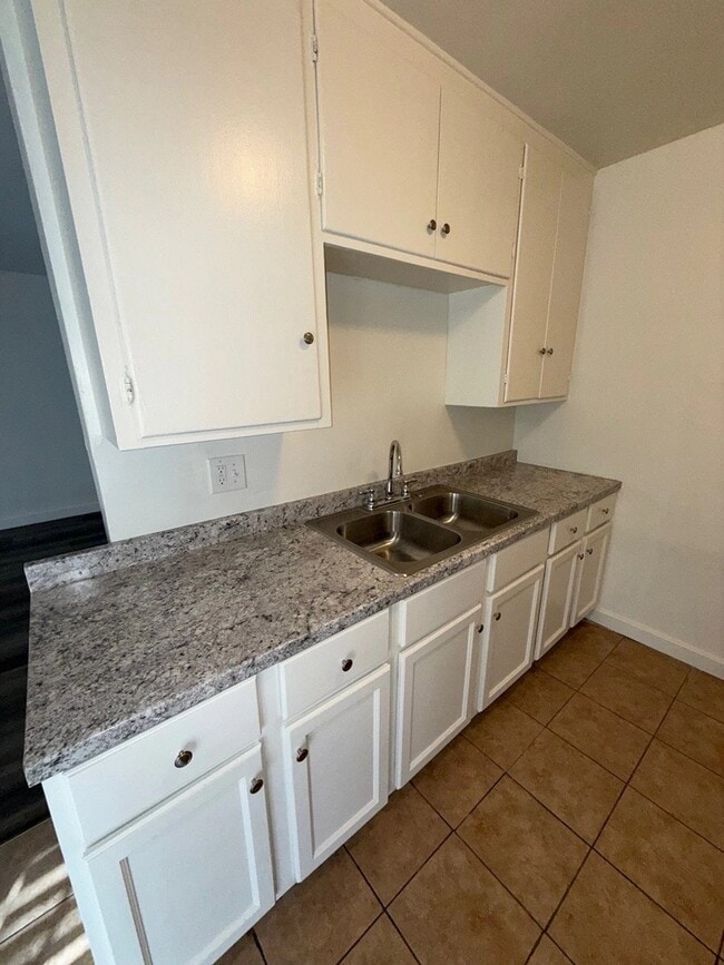 Photo - 21809 Lanark St Unit 17