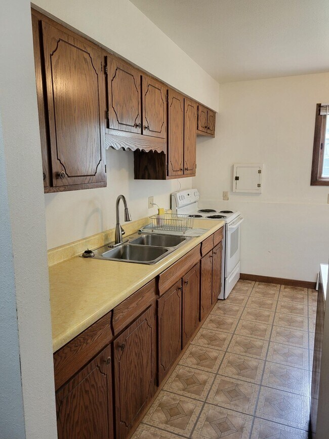 Photo - 729 Halbert St Unit 1