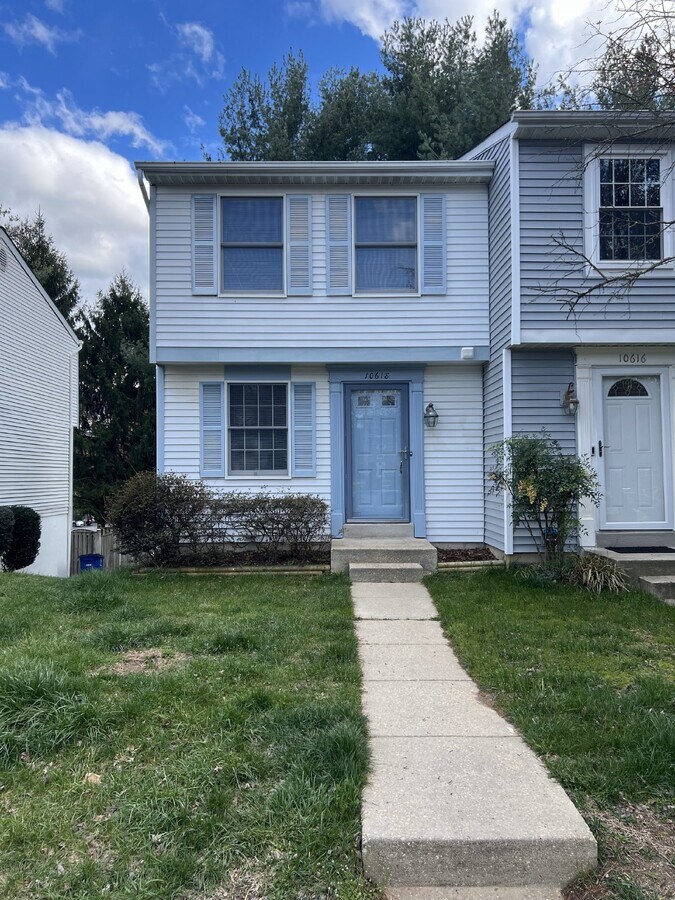 Beautiful 2BD/2.5BA End Unit Townhome in Laurel - Beautiful 2BD/2.5BA End Unit Townhome in Laurel