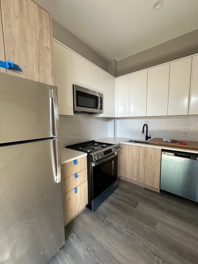 Building Photo - 5912 N Nashotah Ave