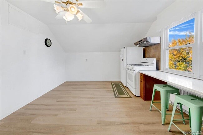 Photo - 169 Old Mamaroneck Rd