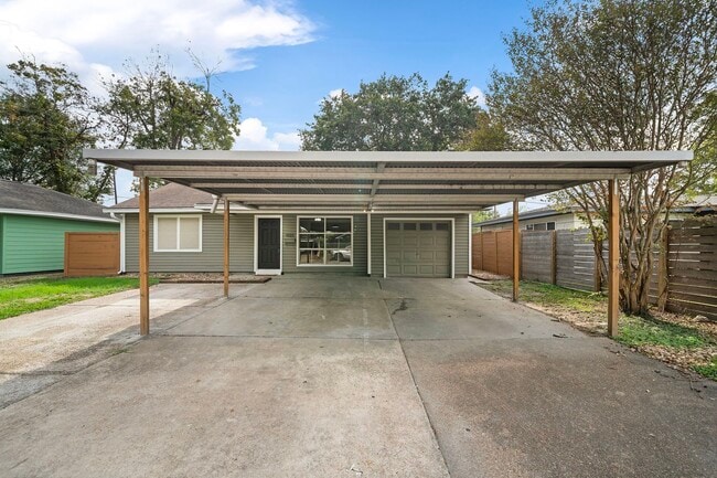 Photo - 6523 Underhill St
