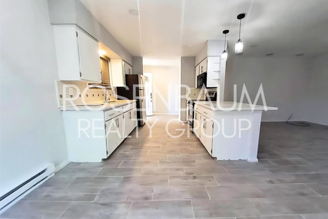 Photo - Stunning 3-bedrooms, 2-baths single-family...