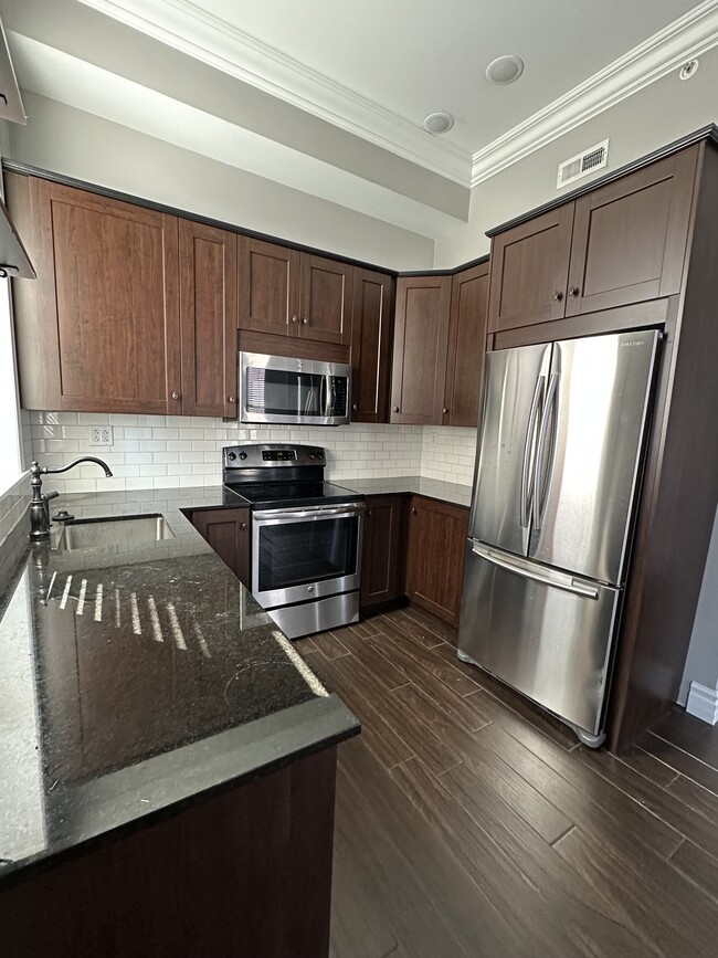 Building Photo - Owen Block Rental