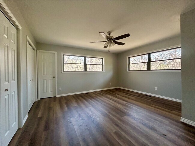 Photo - 12 Newport Cir