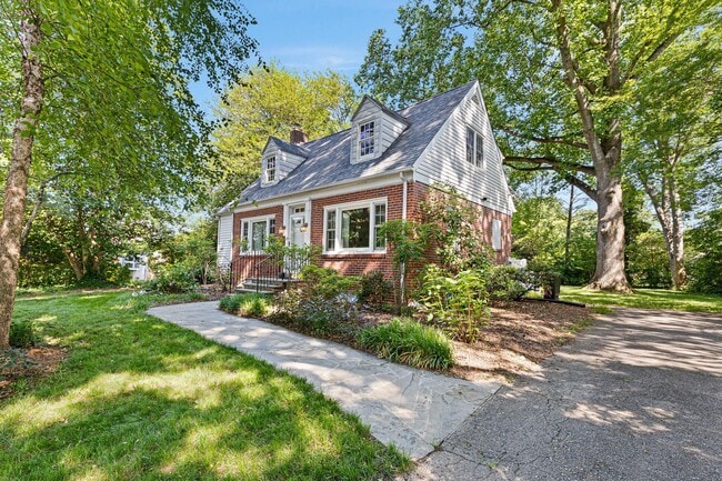 Photo - 112 W Park Pl