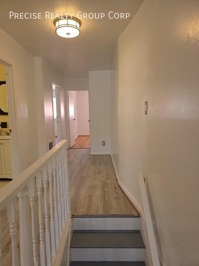 Building Photo - 442 Olmstead Ave Unit 2 Rental