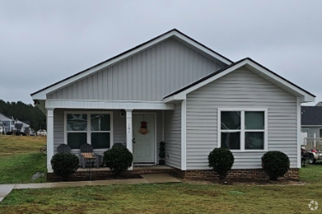 Building Photo - Beautiful Three Bedroom, Two Bathroom Sing... Rental