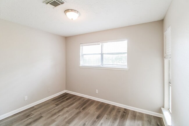 Photo - 3206 Teakwood Cir