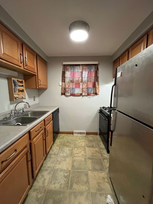 Photo - 2 Bedroom Townhouse with Garage