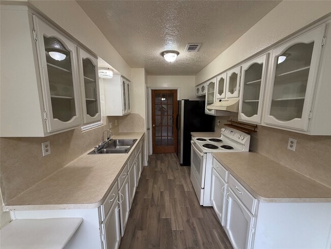 Photo - 16414 Paint Rock Rd