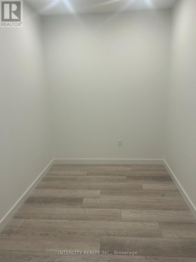 Photo - 461 Green Rd Unit 216