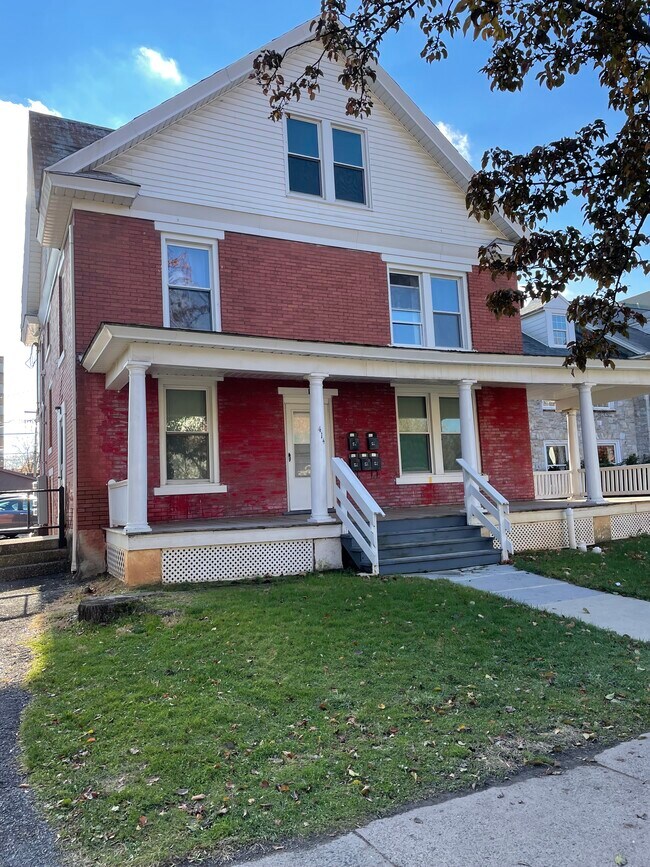 Photo - 420 S Pugh St Apartments
