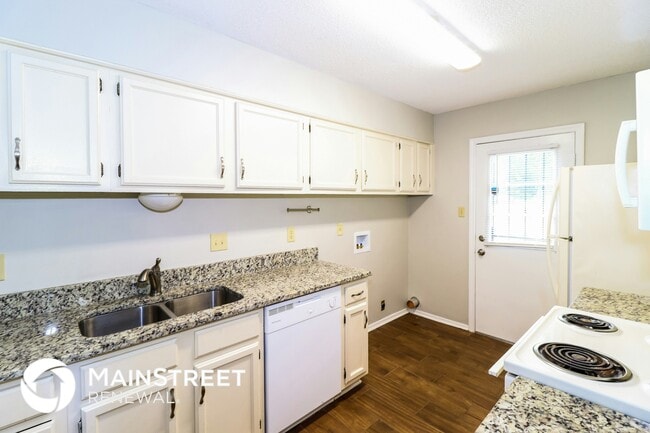 Photo - 2145 Bobolink Trail