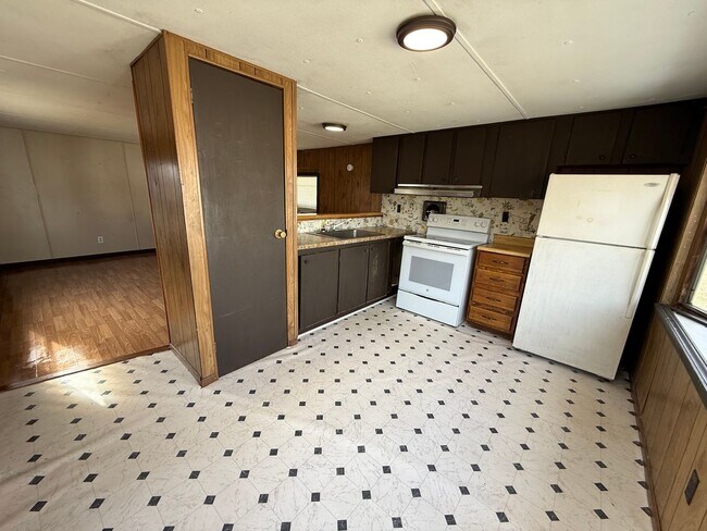 Photo - Cozy 2-Bedroom Home with Country Living – Diamond, MO