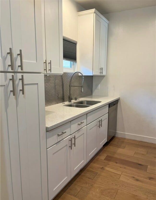 Photo - 6255 Woodman Ave Unit 203