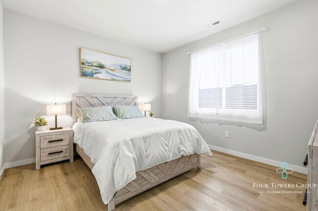 Photo - 1205 NE Emerald Dr