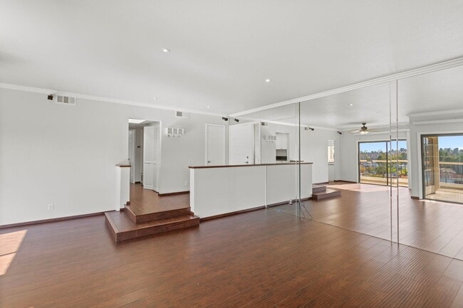 Photo - Stunning 2 bedroom *LAKE VIEW* condo for r... Unit 46