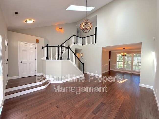 Photo - 2321 Heathershire Ln