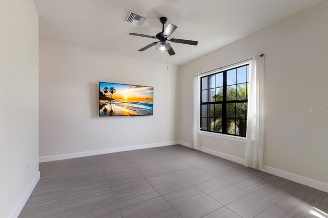 Photo - 712 Sigsbee Loop