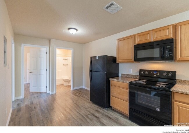 Photo - 8111 Landing Ave