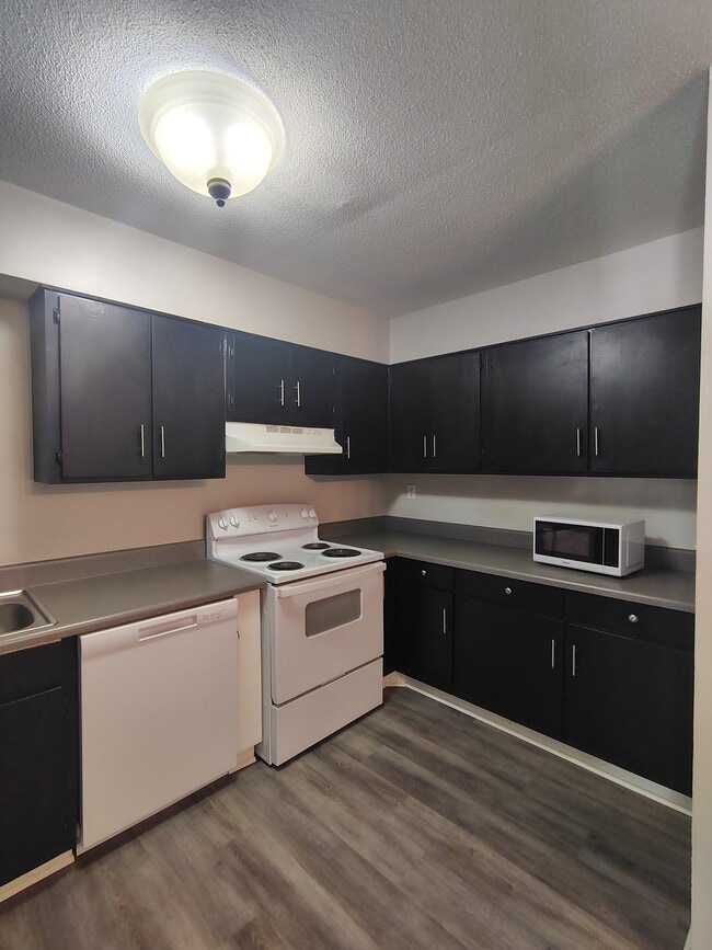 Photo - 1100 Skyland Dr