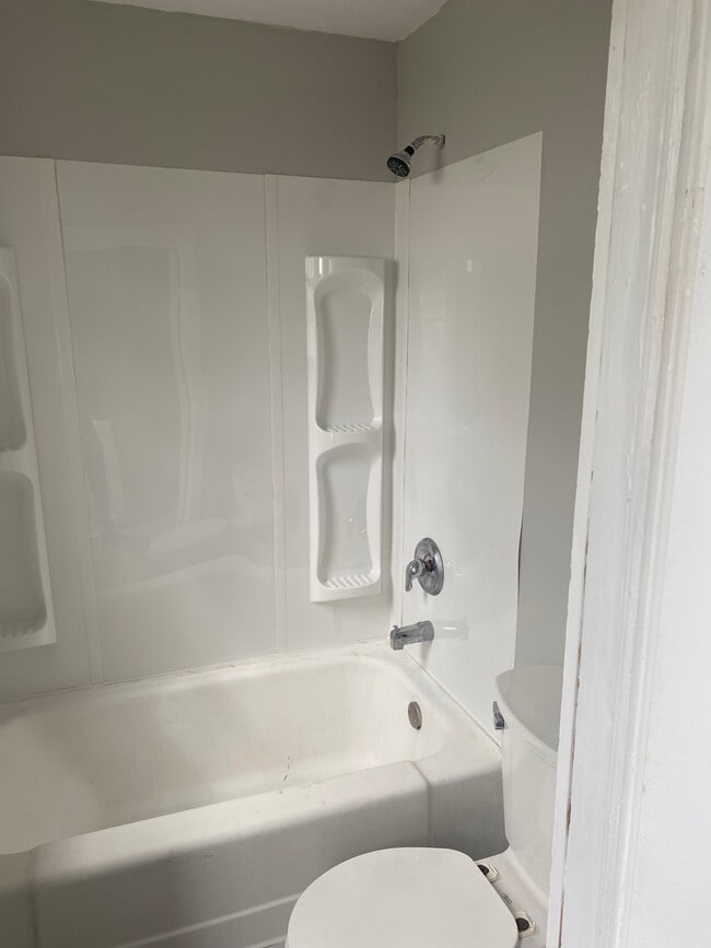 Photo - 718 W Nichols St