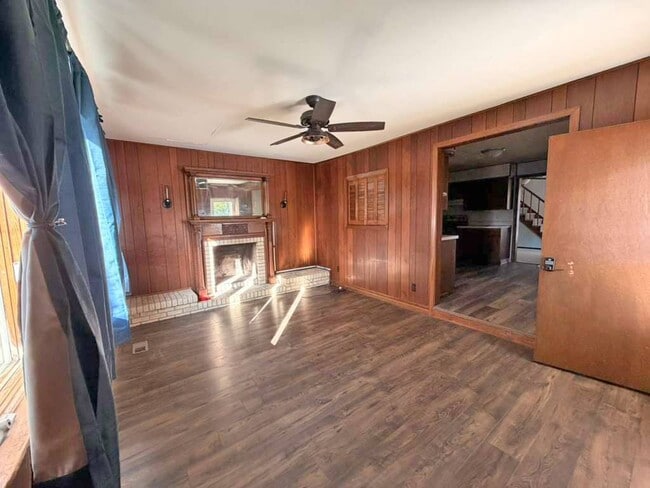 Photo - 2130 S Riverside Dr