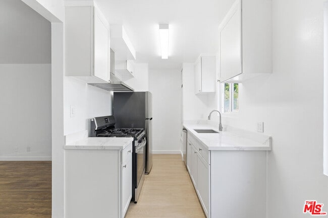 Photo - 4921 Coldwater Canyon Ave Unidad 3