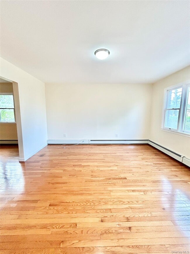 Photo - 164 Rossiter Ave