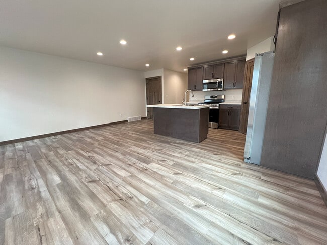 215 Kamps St Unidad B