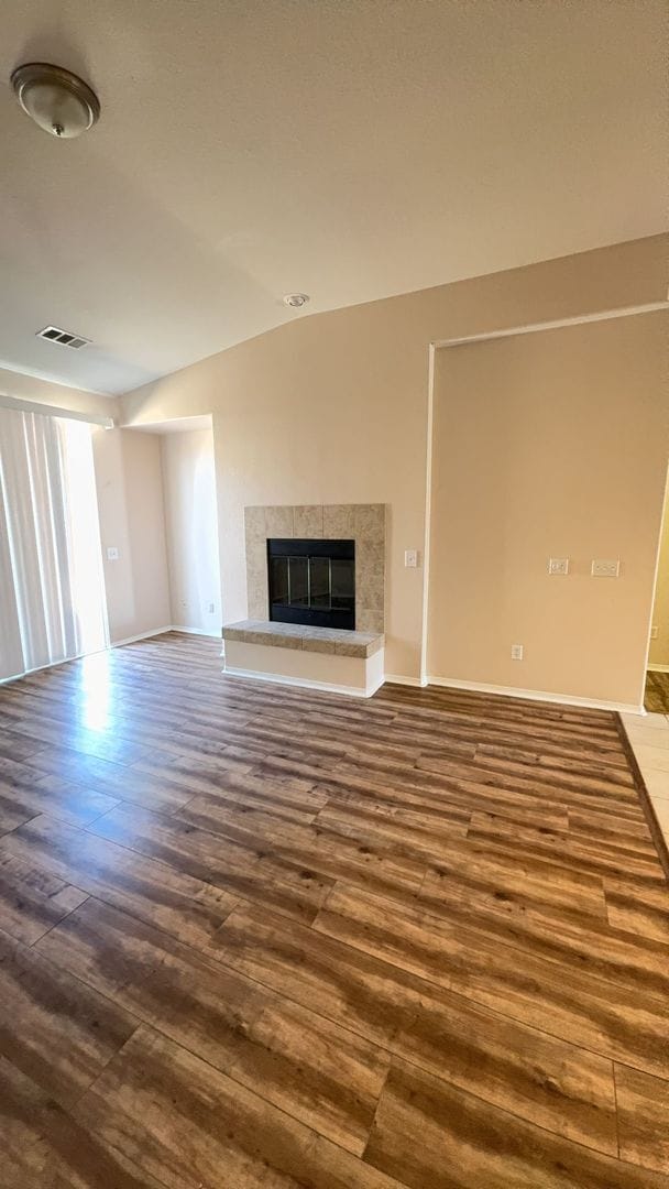 Building Photo - 3 BEDROOM VICTORVILLE HOME