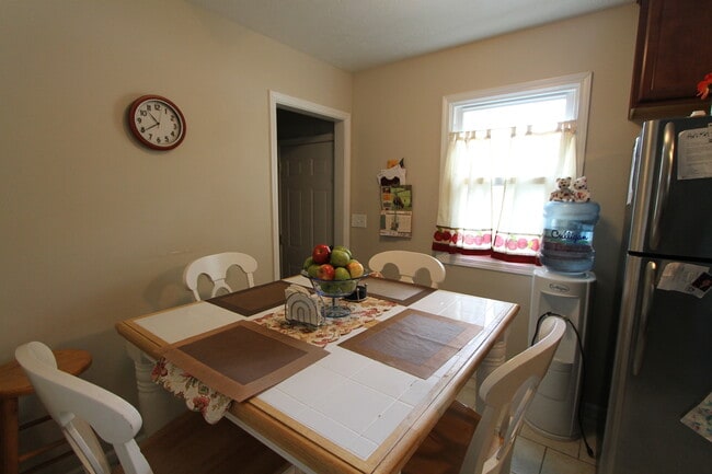 Photo - Nice 4 Bedroom Home!  Finished Basement! A...