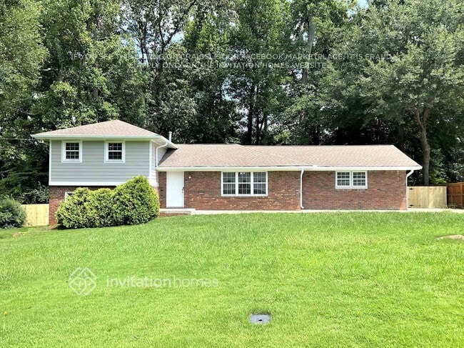 Building Photo - 1634 E Lake Dr