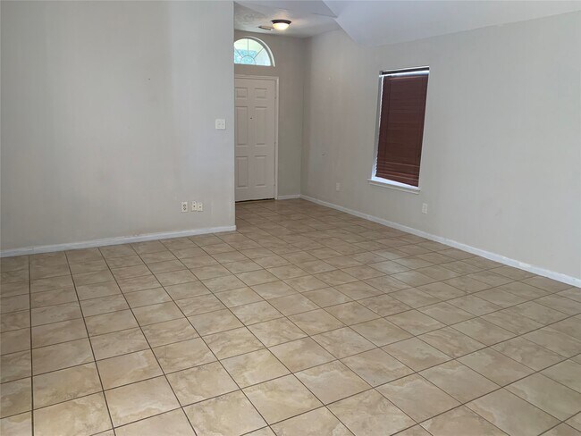 Photo - 6722 Highwind Bend Ln